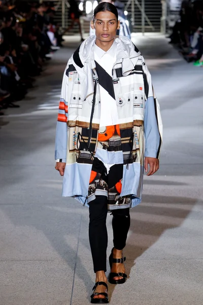 Look 11
